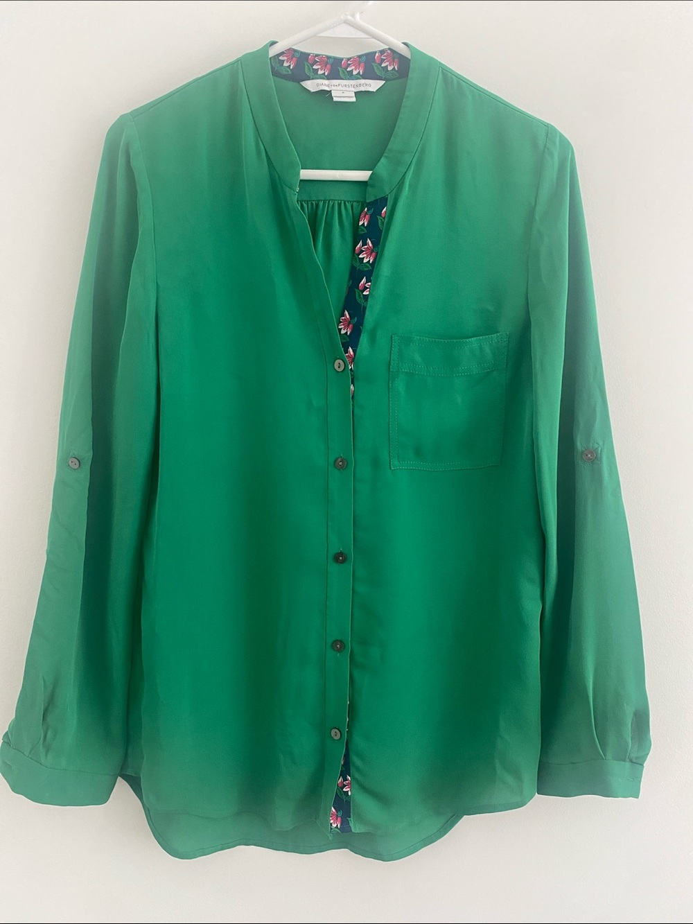 DVF Diane Van Furstenberg Silk Blade Collar Blouse Contrast Trim Green Floral 8